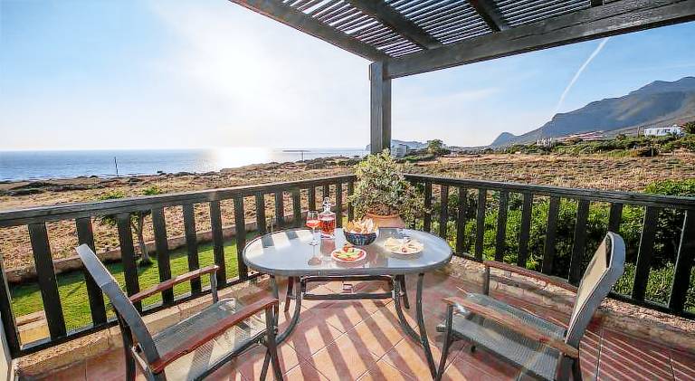 Holiday apartment with barbecue, patio & yard | Beach nearby | Pets allowed — photo 3