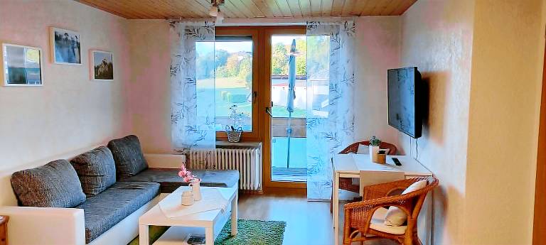 'Holiday Accommodation Lukas' with Shared Terrace, Shared Garden and Wi-Fi in Sigmaringen