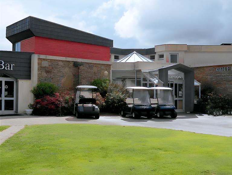 Brit Hotel Golfhotel Saint Samson in Perros-Guirec