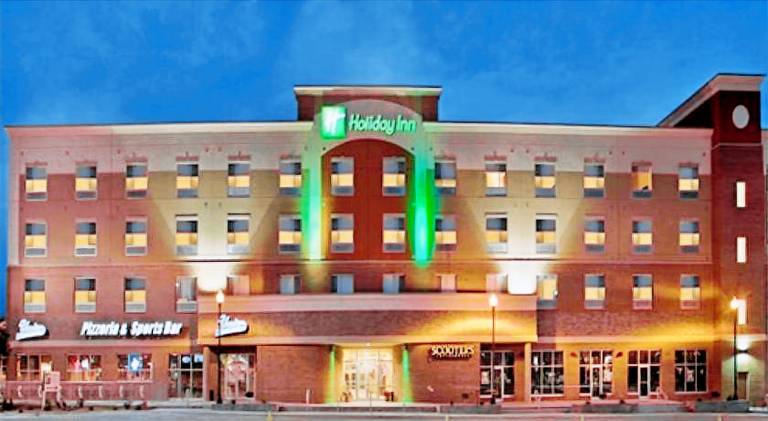 Holiday Inn Omaha Downtown Waterpark By IHG — photo 3