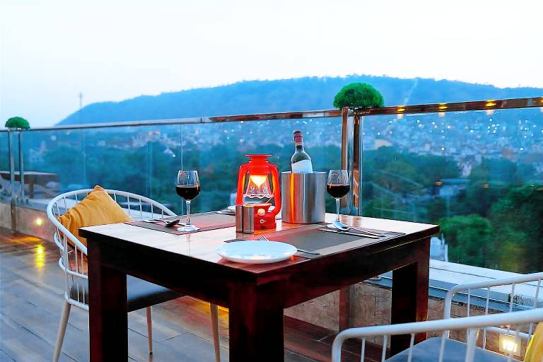 Pax Hotel Grand Blue nearby Udaipur City Railway Station — photo 3
