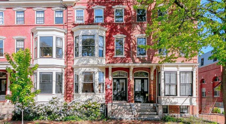 555 m&sup2; Ferienhaus