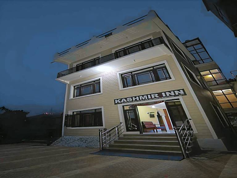 Child-friendly serviced apartment with pool, patio & grill | Suitable for remote work | Pets allowed in Srinagar