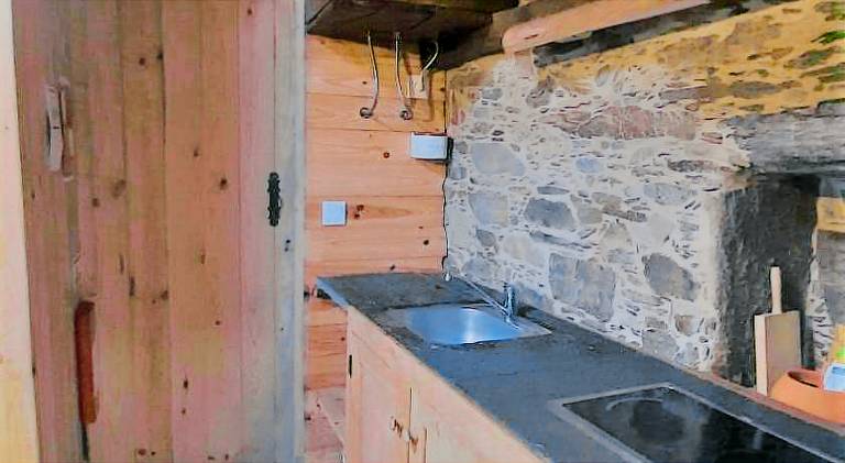 Apartment with patio — photo 4