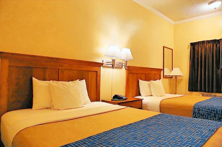 Travelodge by Wyndham Pasadena Central