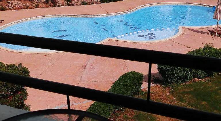 Holiday apartment with pool, yard & terrace — photo 5