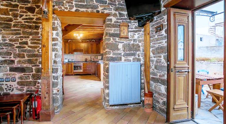 House with terrace, BBQ & yard — photo 4