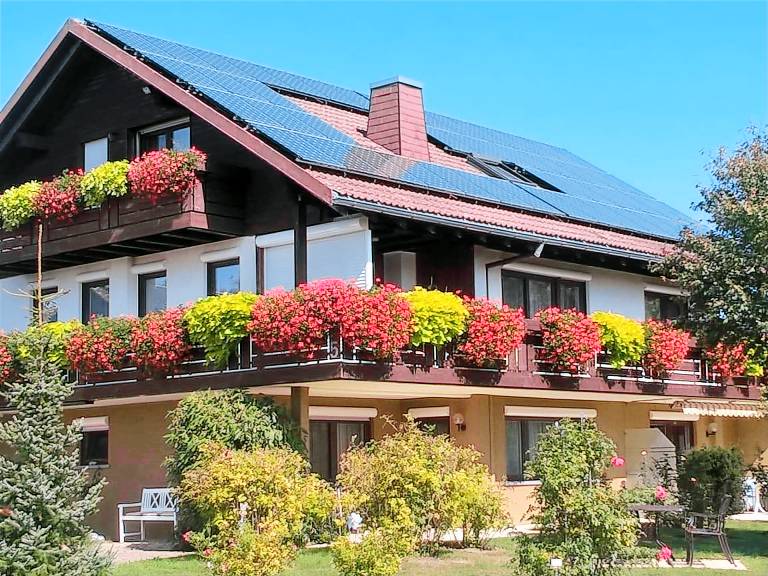 Fully equipped holiday apartment with terrace | Pets allowed — photo 2