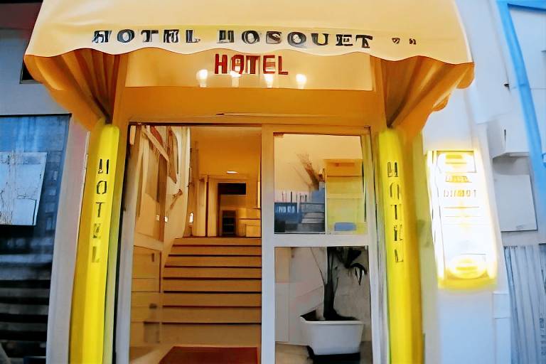 Hotel Bosquet Pau Centre - Self Check In Budget Hotel in Bizanos