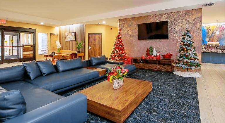 Endeavor Inn & Suites, Trademark Collection by Wyndham — photo 3