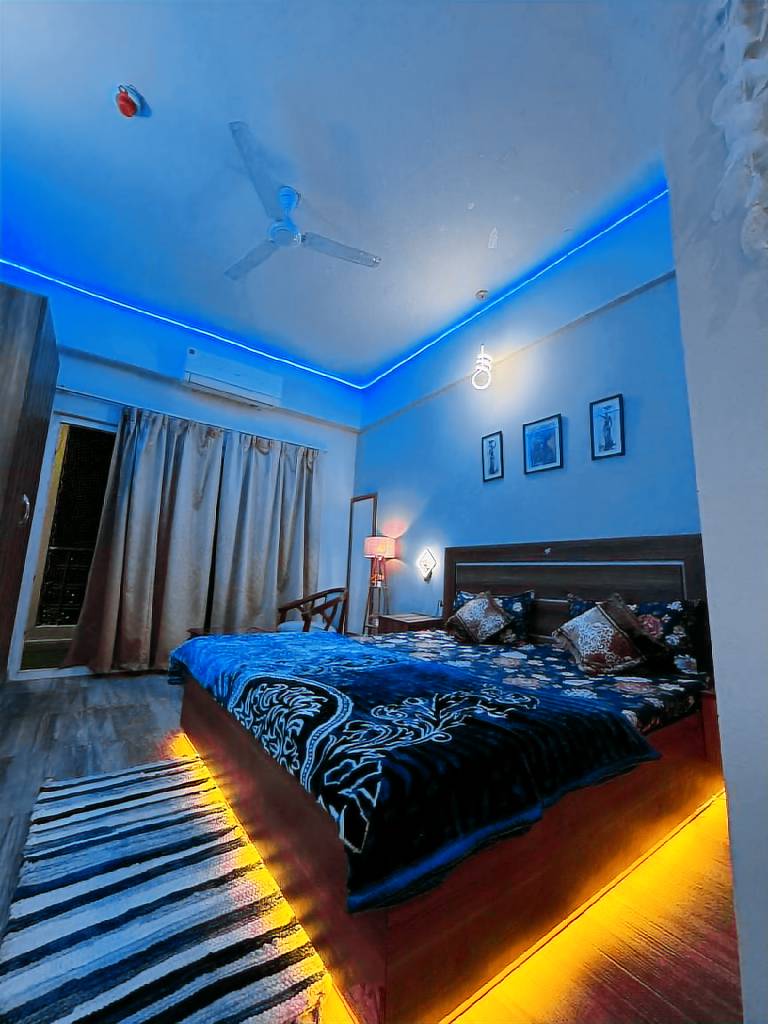 House for 4 persons in Faridabad