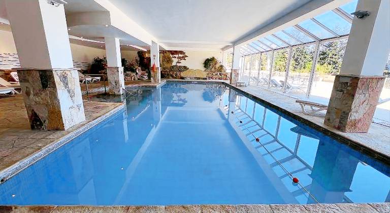 Lodge with pool, sauna & barbecue | Beach nearby | Dogs allowed — photo 2