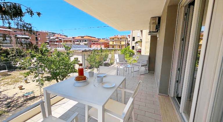 Holiday apartment with terrace & garden | Suitable for remote work — photo 3