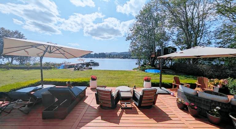 Vacation home with jacuzzi in Olympia, WA