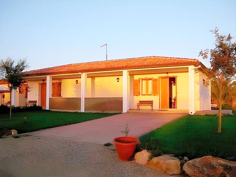 House with 1 room for 4 persons in Olmedo