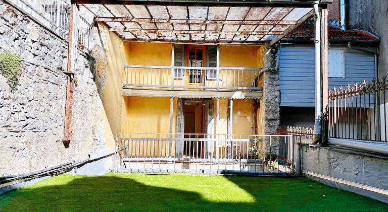 Spacious rental apartment with garden & patio | Pets allowed — photo 3