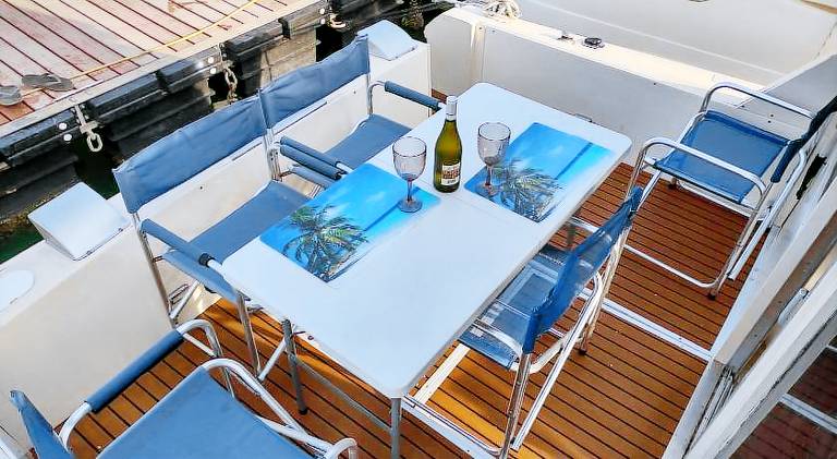 Boat with 2 rooms for 6 persons — photo 4