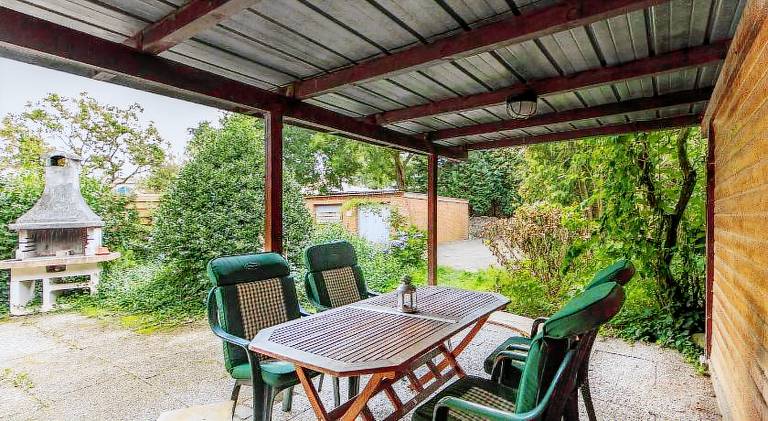 Apartment with barbeque, terrace & garden — photo 4
