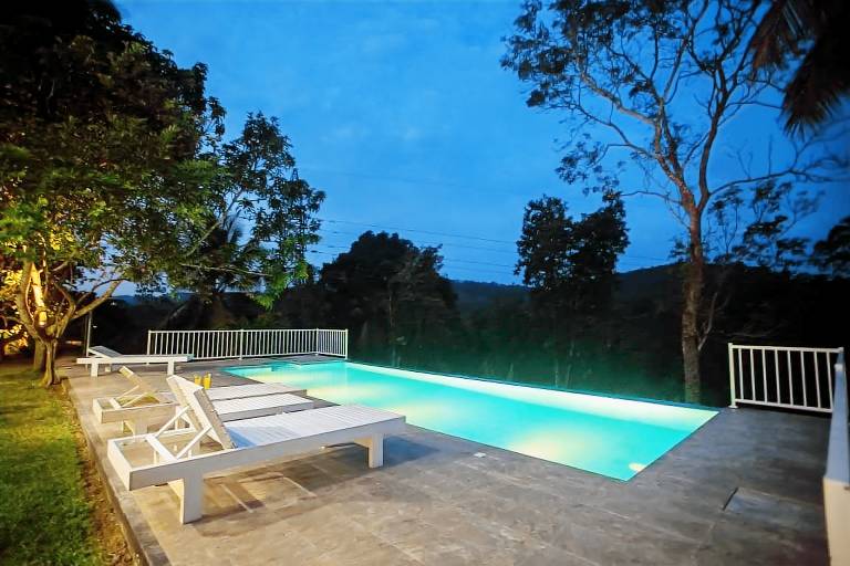 Villa with pool, BBQ & garden | Perfect for remote work in Ahangama