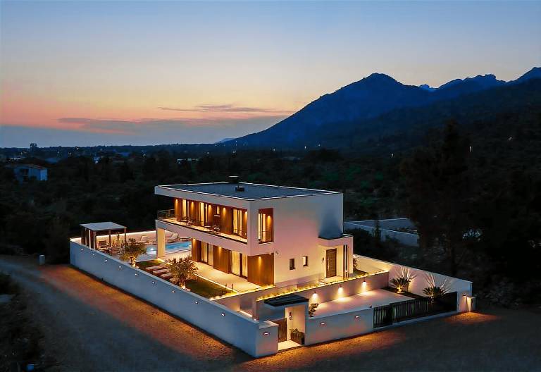Fully equipped nice villa with private pool, barbecue & patio | Beach view | Dogs allowed — photo 5