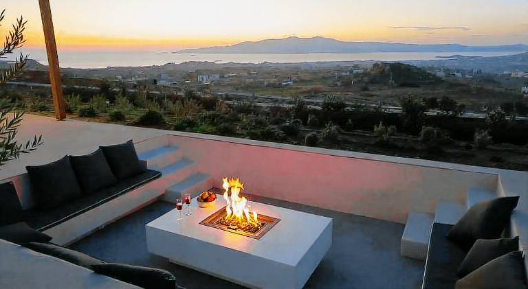 Villa with private pool, jacuzzi & patio | Perfect for remote work — photo 4