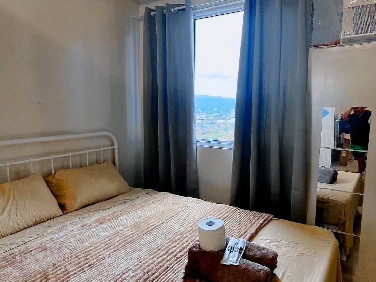Rental apartment with pool in Quezon City