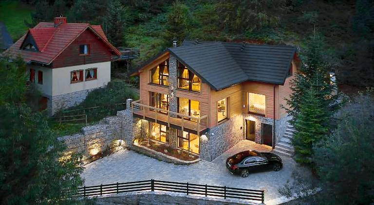 Chalet with hot tub & sauna | Pets allowed — photo 4