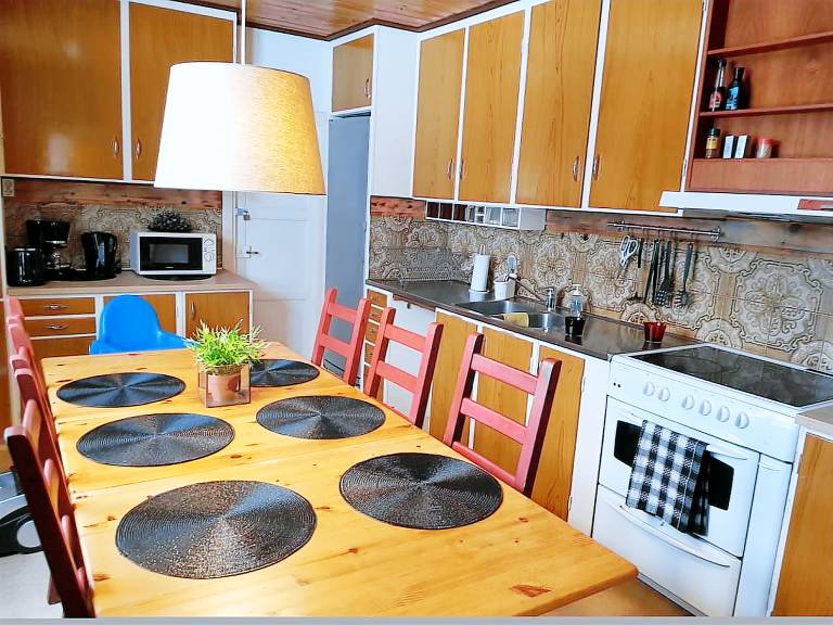 Apartment with yard, BBQ & patio — photo 3