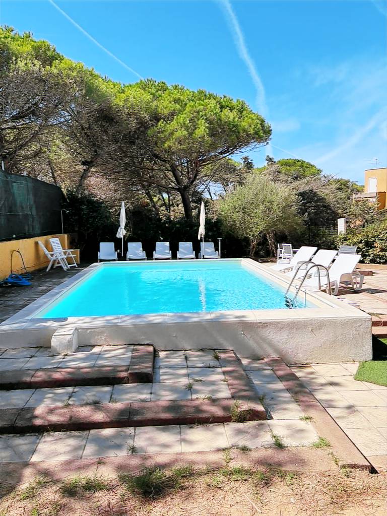 Child-friendly beautiful villa with BBQ, yard & private pool | Close to the beach | Pet-friendly — photo 5