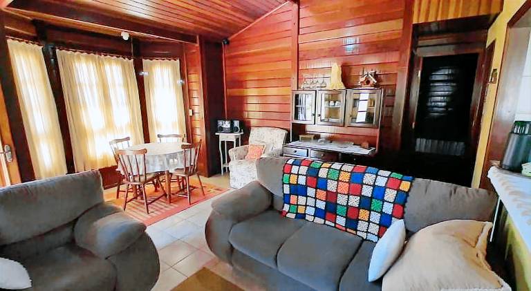 Chalet with garden — photo 2