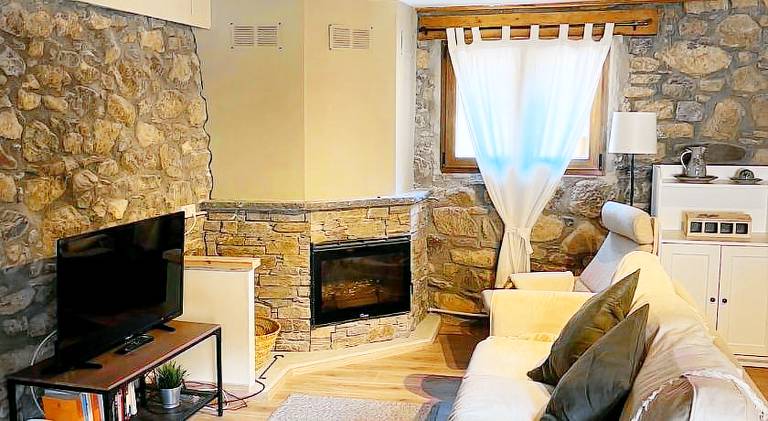 Holiday apartment with 3 rooms for 6 persons — photo 2