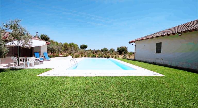 Villa with pool | Pets are welcome in Caltagirone