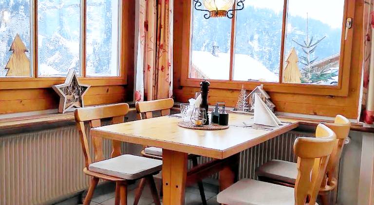 Hotel Restaurant Waldrand, Isenfluh — photo 3