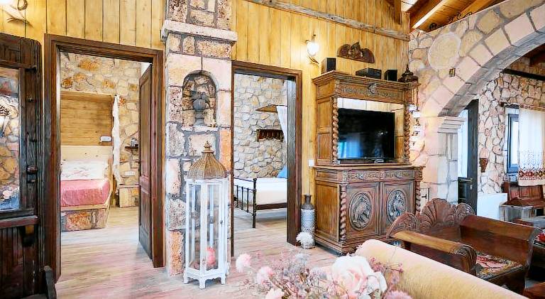 Lovely villa with hot tub & pool | Close to the beach | Pets are welcome — photo 2