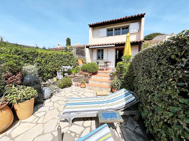 House with pool & garden — photo 3