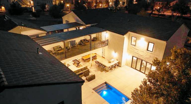 Vacation home with pool & jacuzzi — photo 4