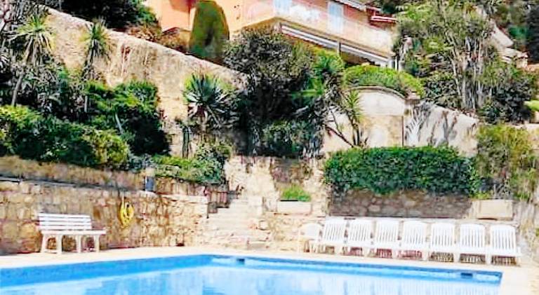 Fully equipped apartment with pool, yard & patio | Next to the beach | Suitable for remote work | Pets are welcome — photo 4