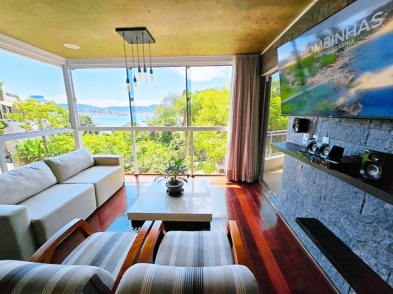 Accommodation Bombas