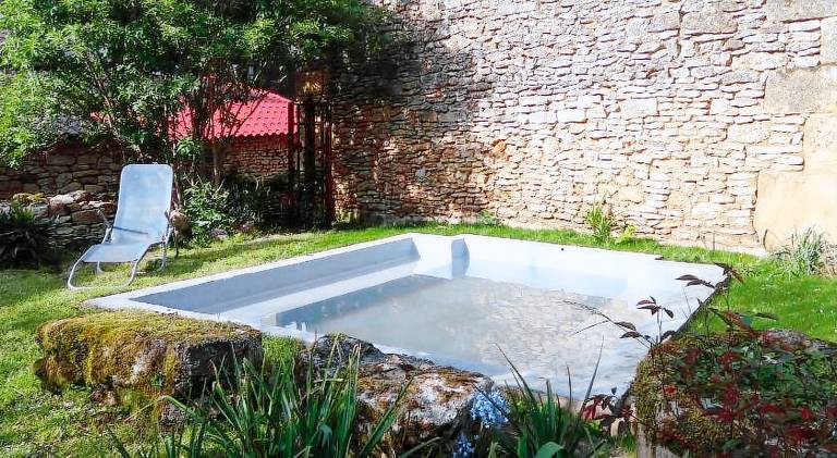 Vacation home with hot tub, yard & grill — photo 4
