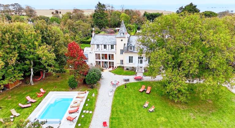 La Villa Mirabelle 2min d'Arromanches-les-Bains in Arromanches-les-Bains