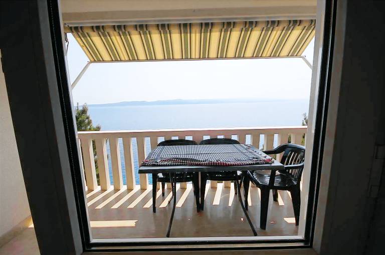 Rental apartment with terrace & garden | Pets allowed in Brela
