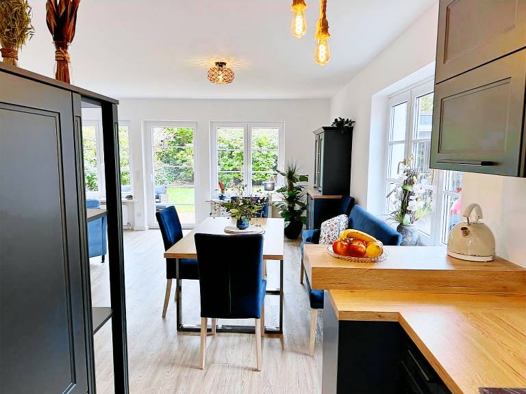Schönes Haus für 6 Pers. mit Terrasse, PKW-Stellplatz, WLAN. Haustiere erlaubt. — photo 3