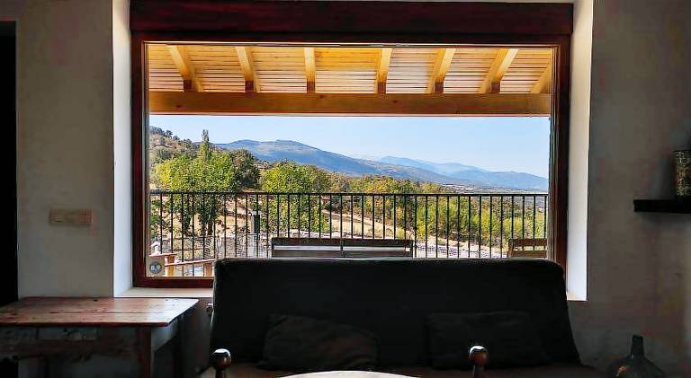 Vacation home with pool — photo 4