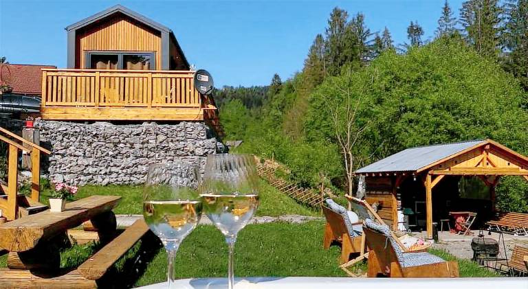 Vacation home with hot tub, sauna & BBQ — photo 3