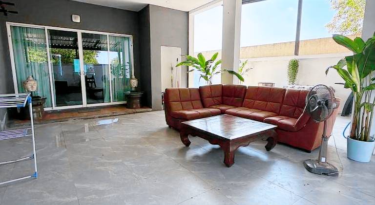 Villa with pool — photo 5
