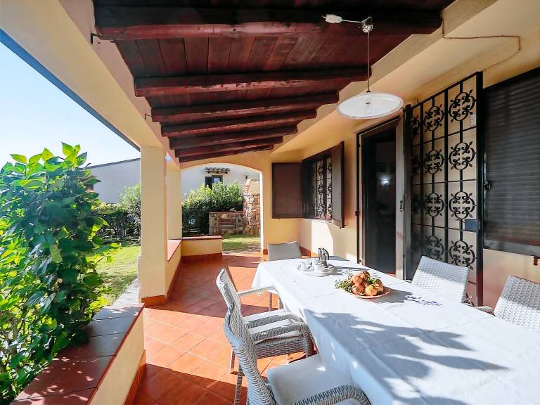 Vacation home with barbeque, garden & patio — photo 3