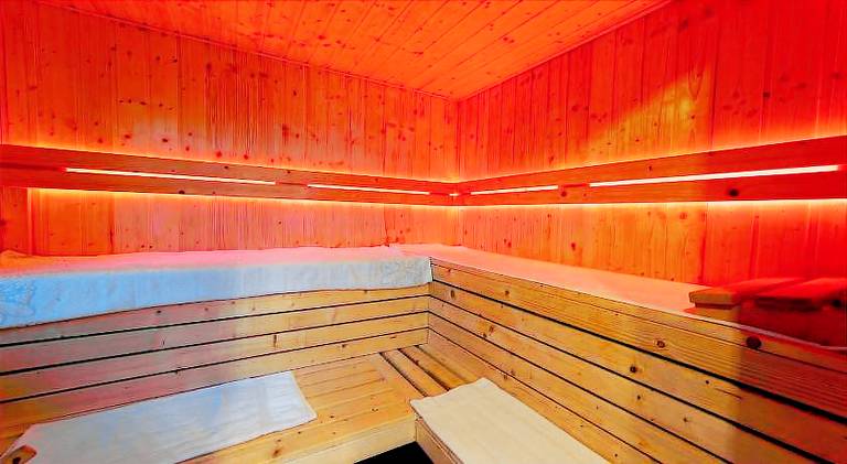 Holiday apartment with sauna, patio & yard — photo 4