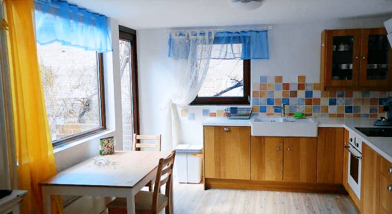 Rental apartment with patio — photo 2
