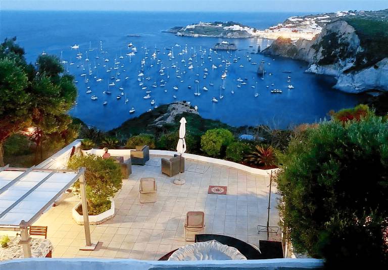 Children-friendly villa with barbeque, garden & patio | Close to the beach | Pets are welcome — photo 5