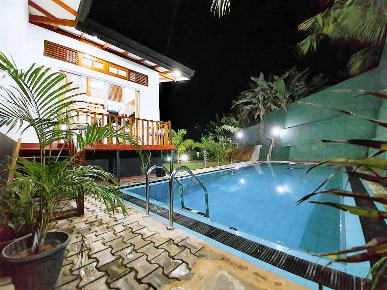 Villa with garden, pool & barbeque | Perfect for remote work — photo 3